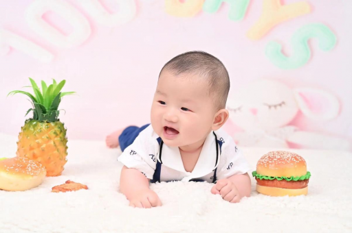 云梦宝宝在妈妈肚子里
